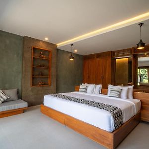 King Room Garden View
